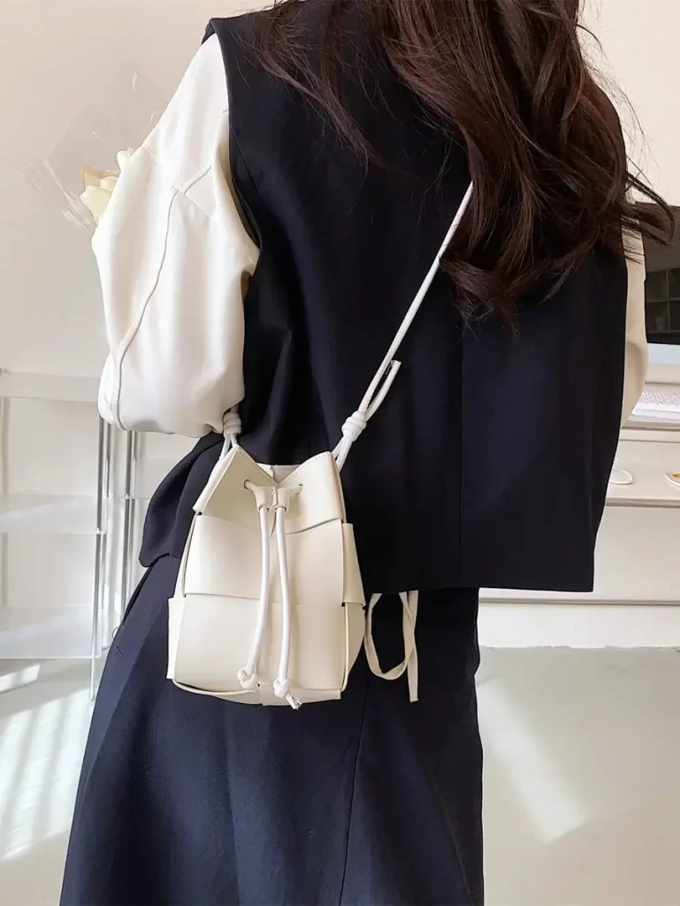 ミニ 編み込み ドローストリングデザイン バケットバッグ