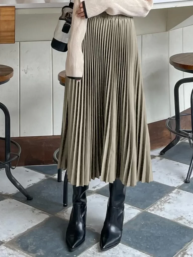 DAZY ハイウェスト プリーツスカート